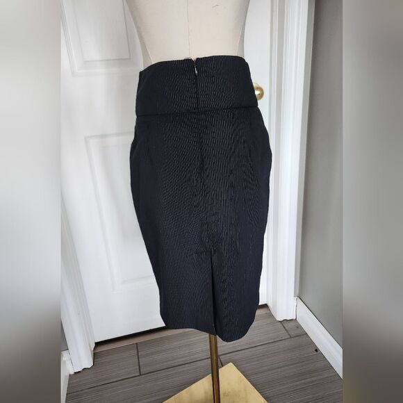 Suzy Shier Navy Pinstripe skirt suit - jacket is a 5/6 and Skirt is a size 0 - Picture 10 of 15